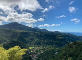 Le Petit Paradis, rumah kotej di Roseau