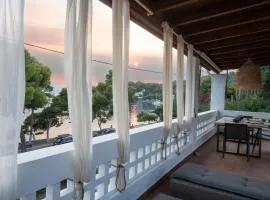 Seaview Apartment - Poros Relaxing Beachfront Flat