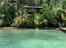 ECO House with Sea View, hotel i Bastimentos