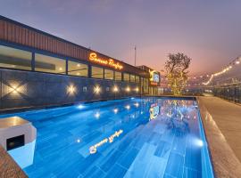 Bcons PS Hotel and Apartment- Newly Opened Hotel, hotelli kohteessa Bien Hoa