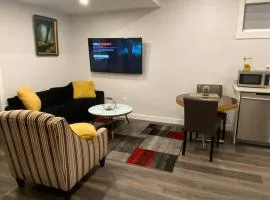 Modern Cozy 2 bedroom basement Near WEM