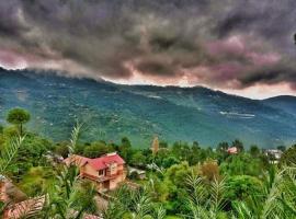 Roof Top Resort, villa sa Murree