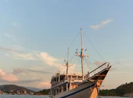 Phinisi sailing Komodo 3 days 2 night, båd i Labuan Bajo