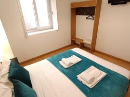 Invicta Porto Guest House, hotel v Portu