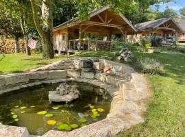 CHARMES en CHALET, hotelli kohteessa Charmes-lès-Langres