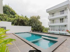 Premium 2BHK Apartment with pool at Candolim Beach, hôtel à Candolim