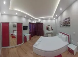 Апартамент Pink & Blue - 2BDR with Balcony - Wi-Fi