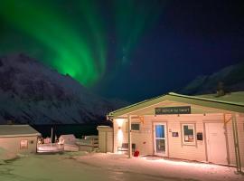 Senja Fjordcamp, hotel en Torsken