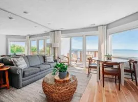 Stunning waterfront, updated TC condo with pool