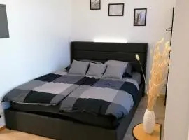 Business Apartment mit neuem Bad / WLAN / Smart-TV / Küche