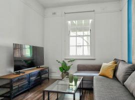 Spacious 3 Bedroom House City Centre Millers Point 2 E-Bikes Included, hotel v destinácii Sydney