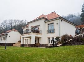 Völgy Villa, hotel sa Zebegény