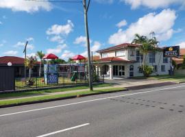 Tropic Coast Motel, מלון במקיי