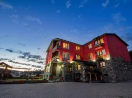 RED HOUSE, hotel en Bakuriani