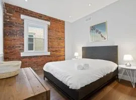 Lofts at Walnut: 1BR Fast Wi-Fi