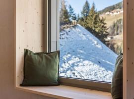 Lena Dolomites Luxury Suite, khách sạn ở Villnoss