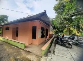 SPOT ON 93655 Home Stay Syariah Habibie