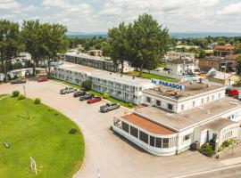 Auberge le Parasol, hotell med basseng i Saguenay