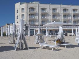 HOTEL PARADISE, khách sạn ở Porto Cesareo