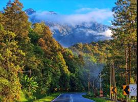 Ayana Holiday Resort، كوخ في Kundasang