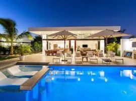 TOP Rated Private Villa with Pool, Beach Access, Resort Amenities - White Villas v10