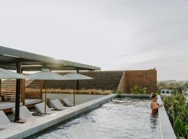 The Komu Canggu Bali – hotel w mieście Canggu