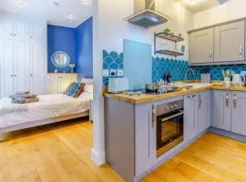 Luxury studio above the stunning Tenby Harbour