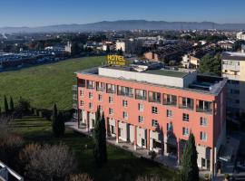 Charme Hotel, hotel a Prato