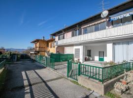 Darma's House 3 minutes from Monate lake - Happy Rentals, hotel Cadrezzatéban