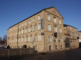 Cambridge Hotel Waterfront, hotel in Brighouse