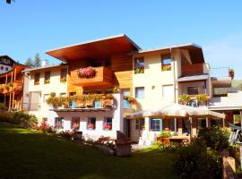 Garni Enrosadira, hotel i Vigo di Fassa