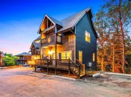 Sleeps 12! • Rare Private Pool • Dollywood 5 Mins