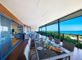 Nautilus on Nara - Spacious Airlie Beach Holiday Home with Ocean Views