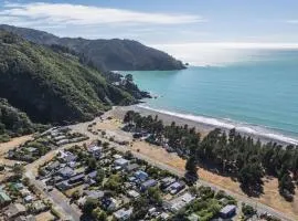 Marine Sounds - Rarangi Holiday Home