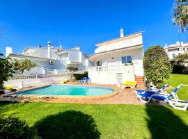 Vilamoura Brightness Villa With Pool by Homing, hotel u Vilamouri