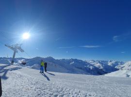 Wohnung in Andermatt, khách sạn ở Andermatt