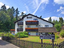 Meister BÄR HOTEL Am Wald, hotel v mestu Marktredwitz