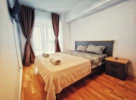 Super Apartments near Airport with Shop & Free Parking, διαμέρισμα σε Iaşi