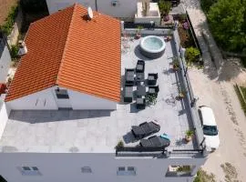 Studio apartman with jacuzzi on rooftop