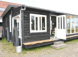 Large cottage on sheepfarm, Hotel in Amsterdam