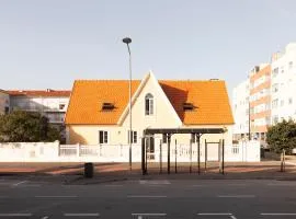 Casa Amarela, 9-room beach house