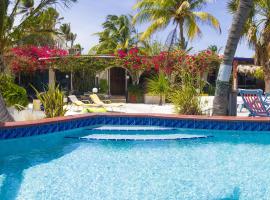 Beach House Aruba Apartments، فندق في شاطئ بالم إيغل