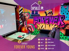 Capsule Forever Young - Jacuzzi - Sauna - Billard - arcade de jeux - Netflix & home cinéma - Ping Pong, ваканционна къща в Hastière-par-delà