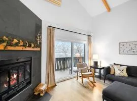 Cozy & Simple Condo with Views of Mont-Tremblant