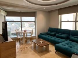 Crescent of the Lake Luxury Apartment، فندق رفاهية في تونس