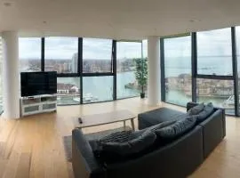 Stunning 3-Bed 3-Bath Apartment in Southampton