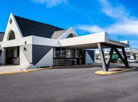 Quality Inn & Suites near I-480 and I-29