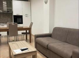 Square Inn Apartment, hotel i Olbia