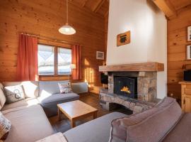 Chalet 10-11 pers, 3*, familles, cheminée, garage, WIFI, près des pistes, navette 30m - FR-1-304-160, hotel en La Clusaz