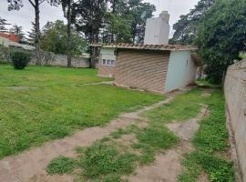 Casa a 3 cuadras del balneario playas de oro, viešbutis mieste Vilja Karlos Pasas